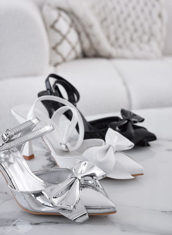 MIRABEL - Open metallic silver pumps with anklet and bow