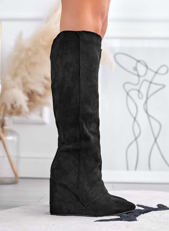 SIERRA - Stivali neri scamosciati con zeppa