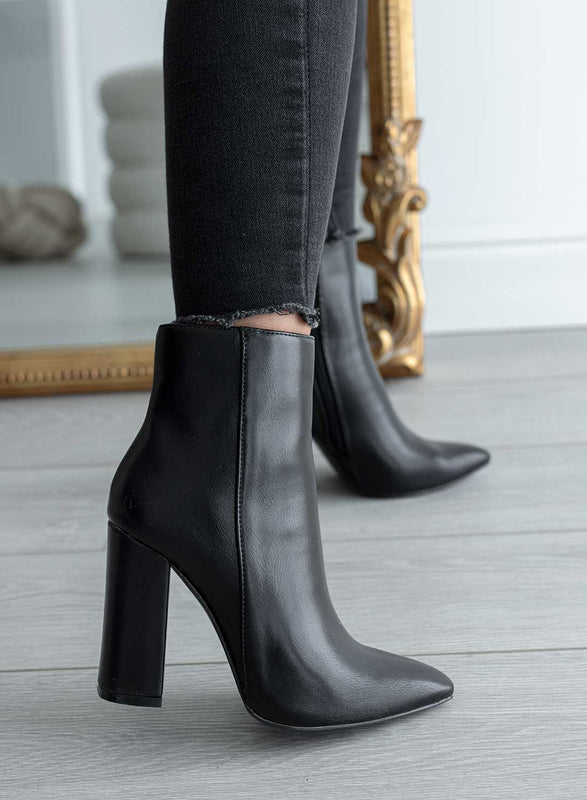 DORIS - Black imitation leather ankle boots with high heels