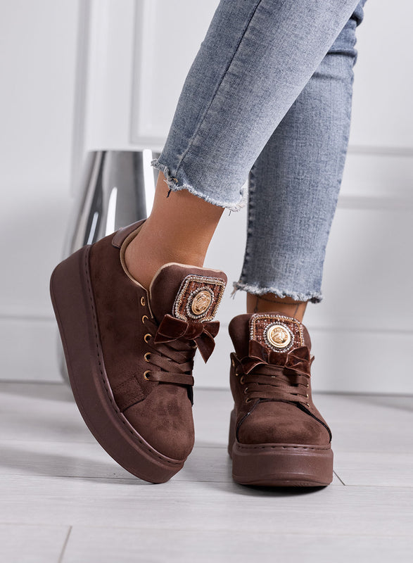 HANNA - Sneakers Donna Marroni con Suola Alta e Dettagli Gioiello oro