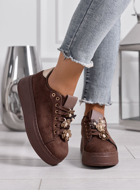 PAIGE - Sneakers donna marroni con fiori sui lacci