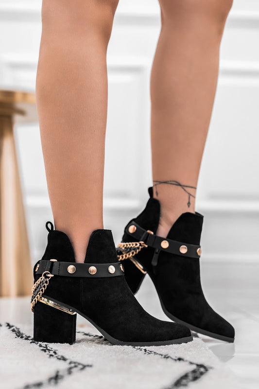 XIOMARA - Black ankle boots with studs and chain