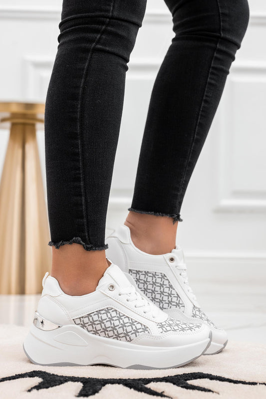 EVIE - White sneakers with chunky sole and patterned detail