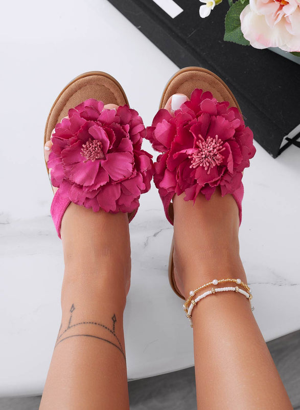 CLARISSA - Fuchsia flip-flop sandals with applied flower