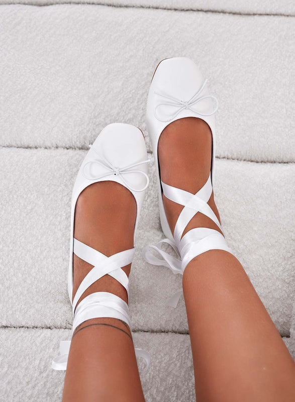 HELEN - Ballerine bianche con lacci in raso