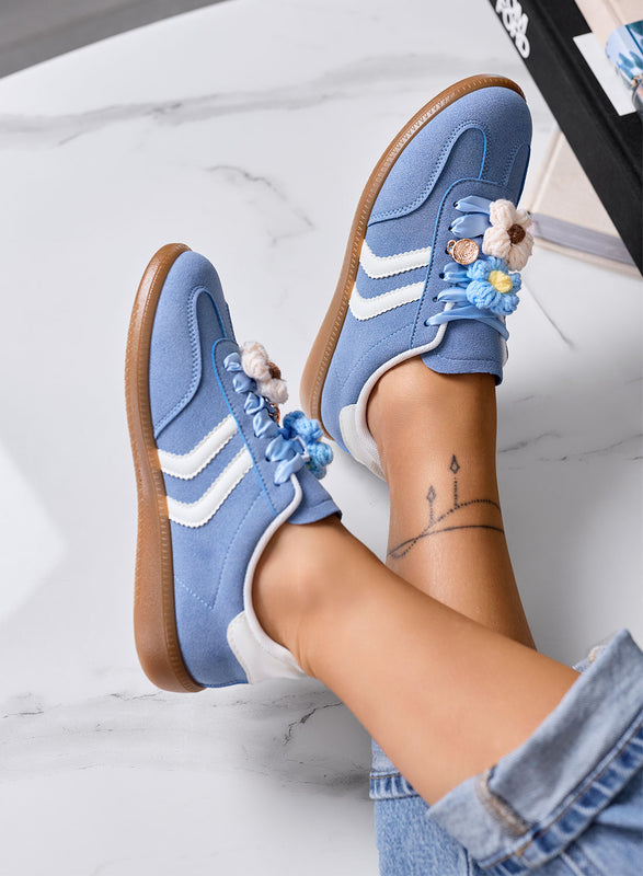 MELISSA - Sneakers azzurre e beige con fiori crochet