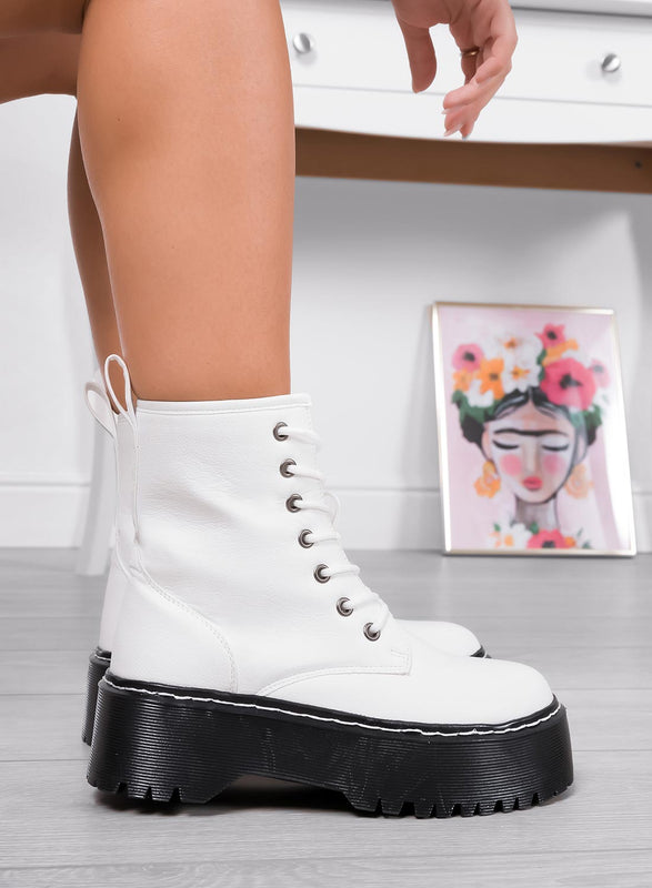 LARISSA - Alexoo white faux leather ankle boots with chunky sole