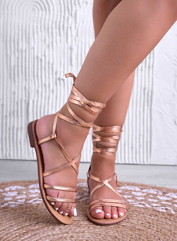 Sandali bassi champagne stringati