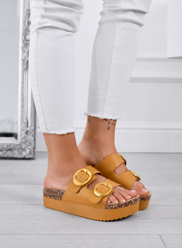 SOFIA – Camel platform slide sandals with double gold buckle