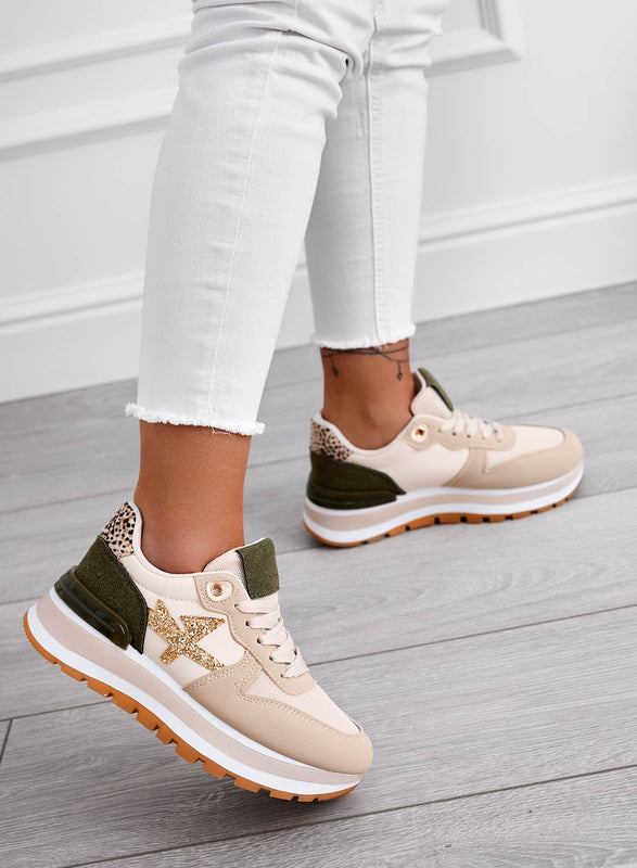 TYLER - Beige sneakers with green inserts and gold glitter