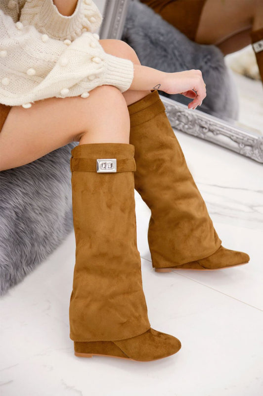GIULIANA - Camel suede boots with wedges