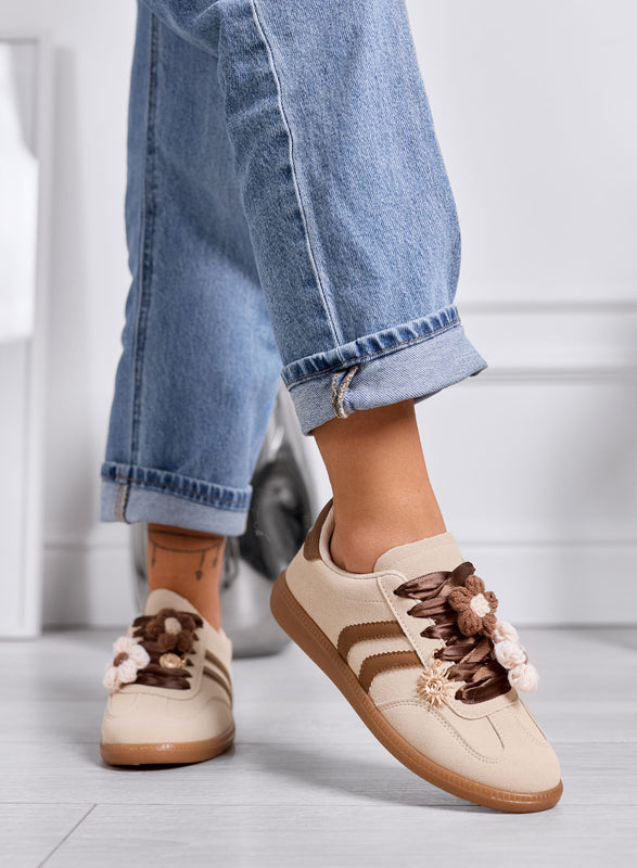 MELISSA - Sneakers beige e camel con fiori crochet