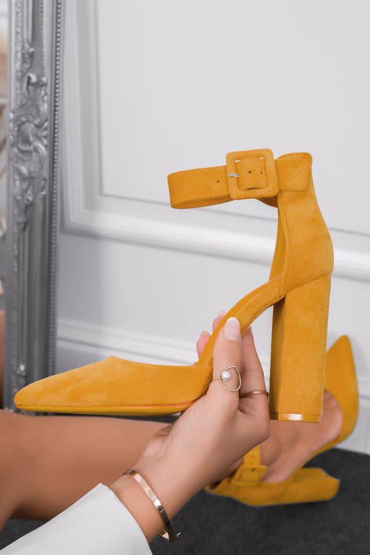 SOFIA - Yellow suede pumps with buckle and block heel