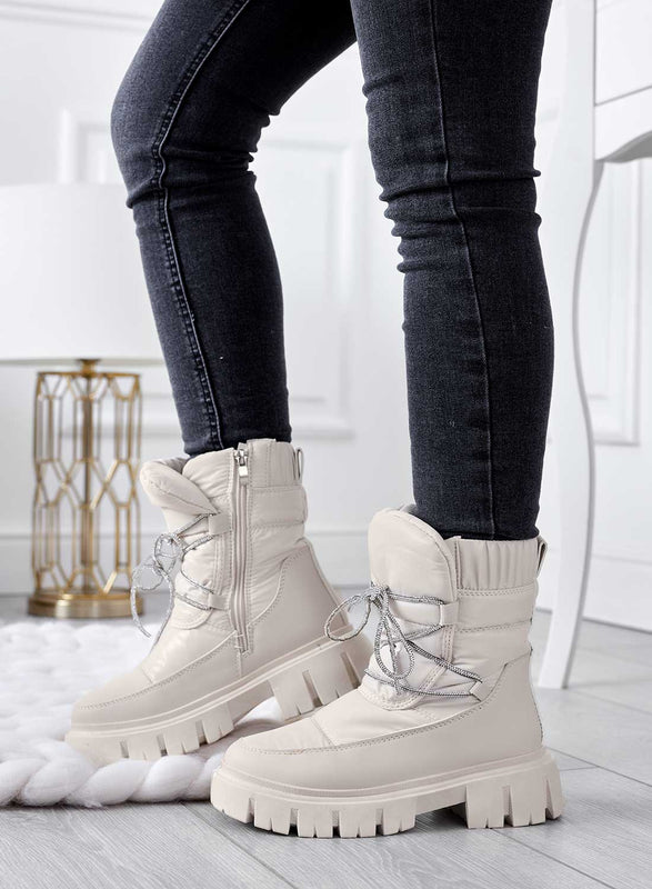 TINA - Stivaletti beige imbottiti con lacci in strass