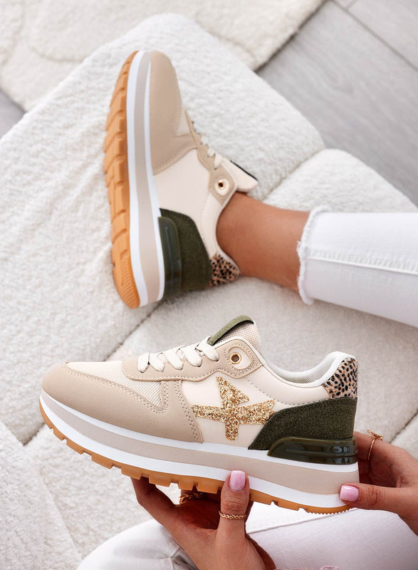 TYLER - Beige sneakers with green inserts and gold glitter