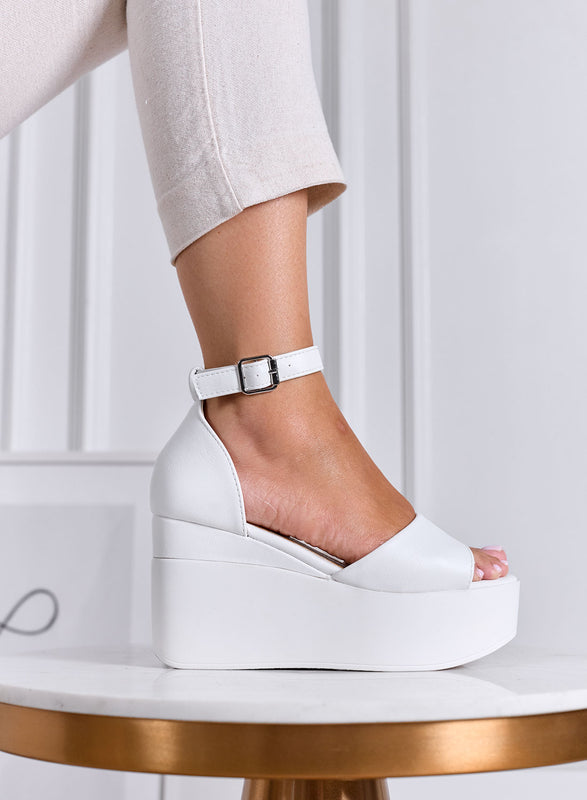 PENNY - Sandalias blancas de plataforma con correa al tobillo