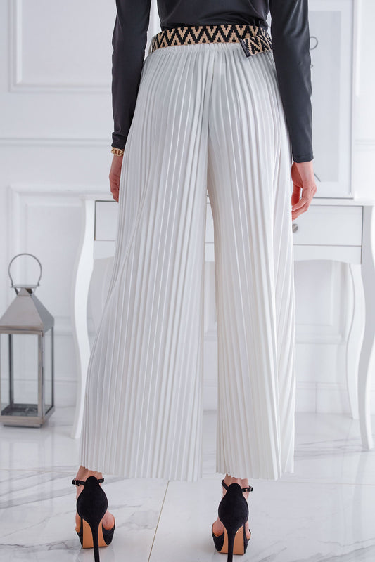 Pleated white trousers with belt