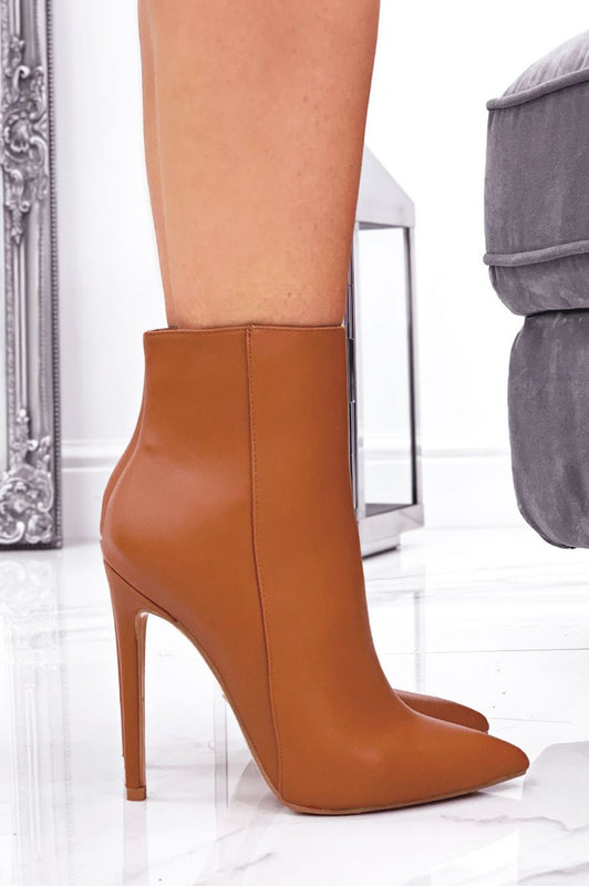 ILARIA - Camel faux leather ankle boots with high heels