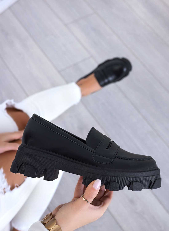 Mocassini neri con suola carrarmato