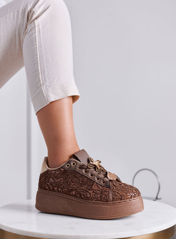 HOPE - Sneakers Donna Marroni in Pizzo con Applicazioni Floreali Oro