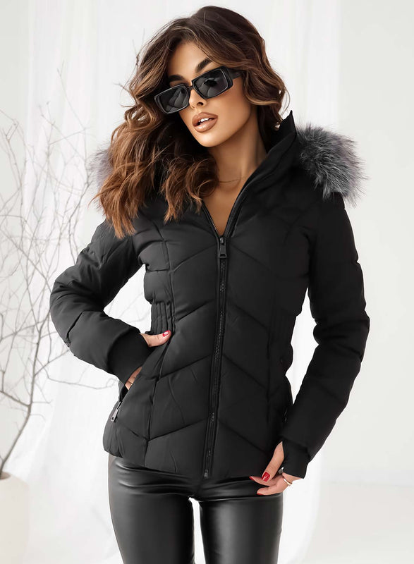 Veste noire avec capuche en fausse fourrure grise