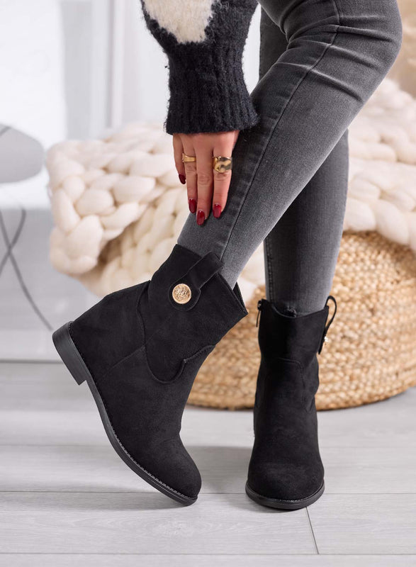 ALEXIS - Black ankle boots for women with internal wedge and gold button