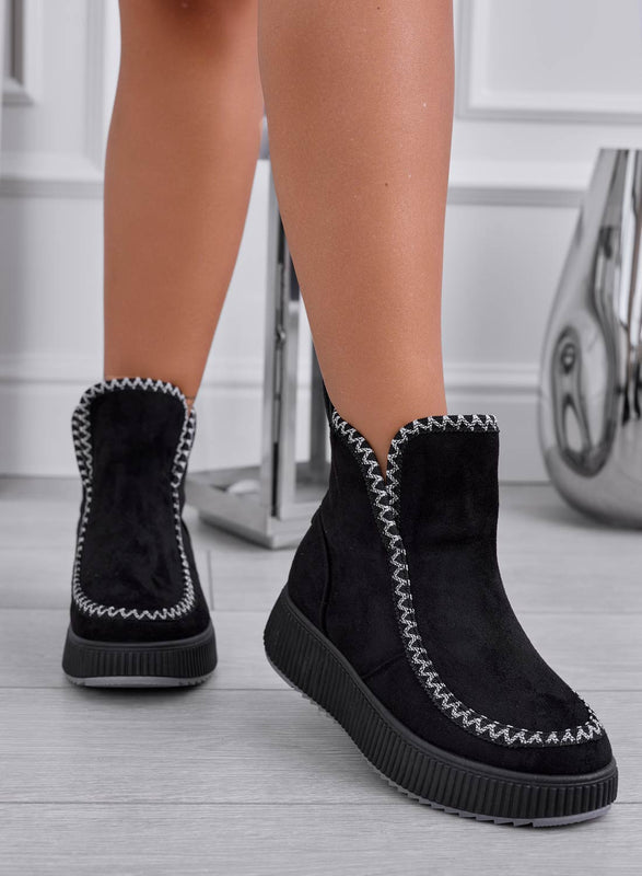 CRUZ - Black padded ankle boots with embroidery