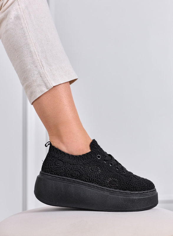 VALERIA - Baskets plateforme noires en dentelle avec semelle épaisse