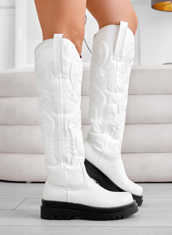 LINA - Bottes blanches Alexoo style camperos avec broderie en relief