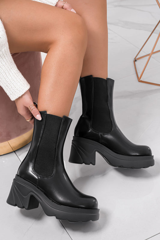 KIMBERLY - Black ankle boots with side spring and black rubber sole