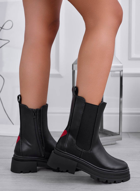 VARYS - Black ankle boots with side spring and red heart