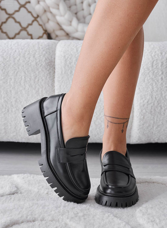 SOBRA - Mocassins noirs classiques avec plateforme