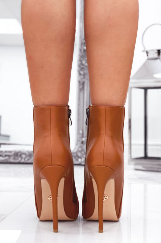 ILARIA - Camel faux leather ankle boots with high heels