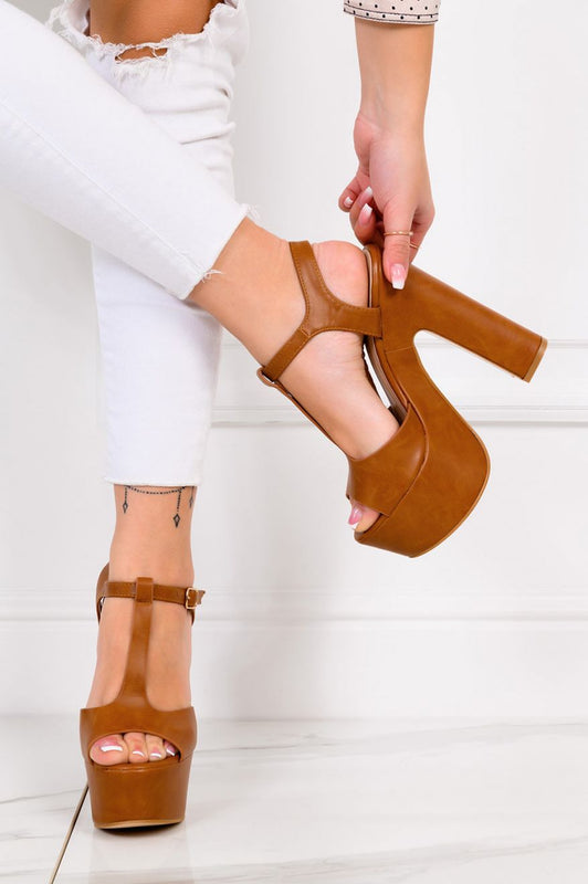 NUNZIA - Camel sandals with high heels and T-straps