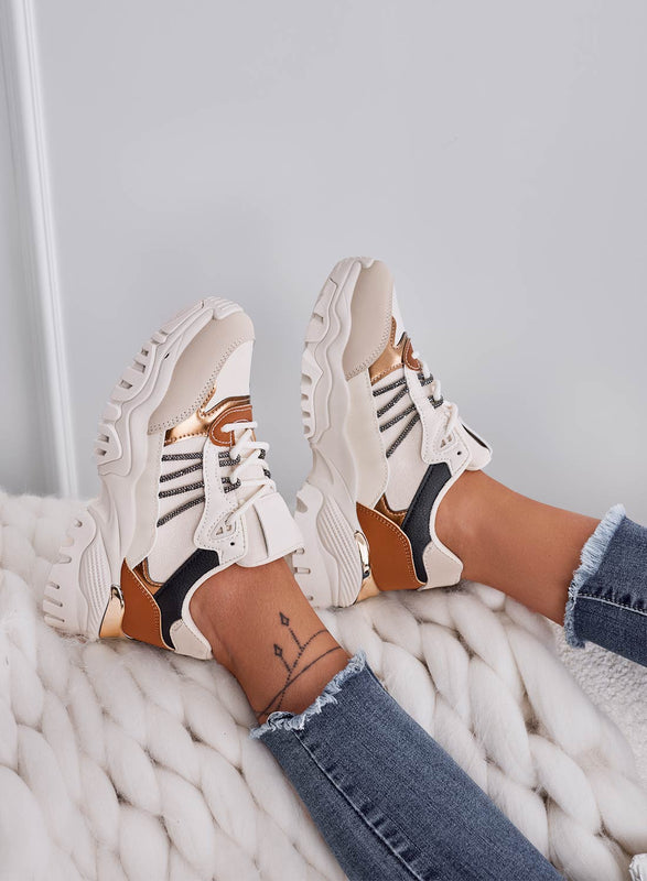 Zapatillas beige con detalles marrones