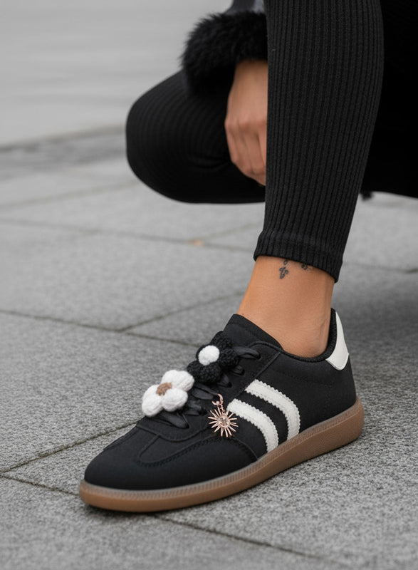 MELISSA - Baskets noires et beiges avec fleurs crochet