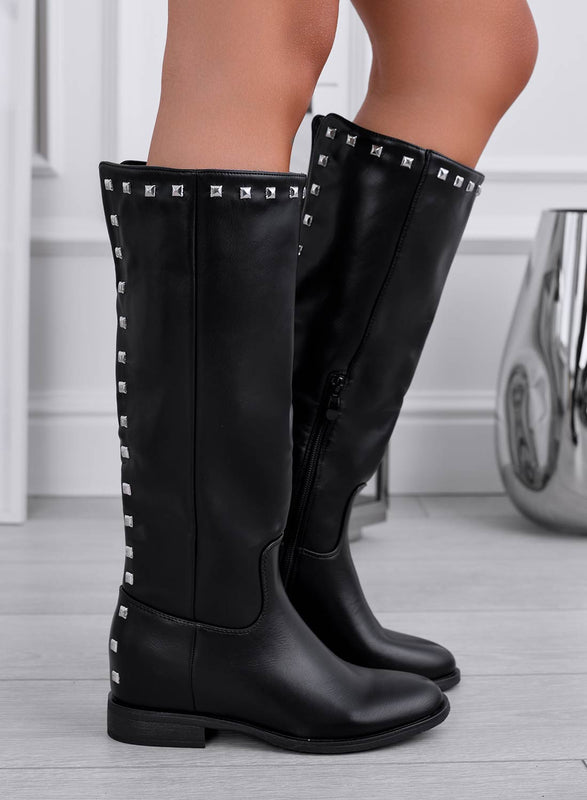 BEATRIX - Black boots with inner wedge and studs on the back