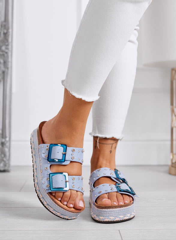 MOANA - Sandales mules bleues à plateforme avec boucles bleues, clous et strass
