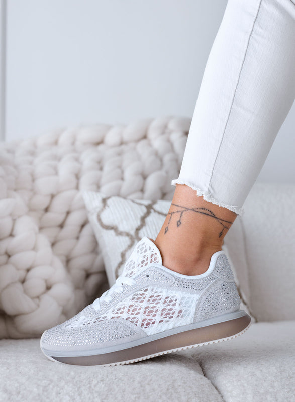 LORENA - Baskets grises avec dentelle blanche et strass lumineux