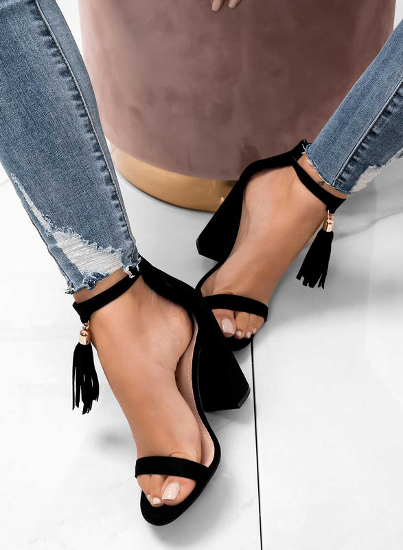 ZIVA - Black sandals with block heel and pendant