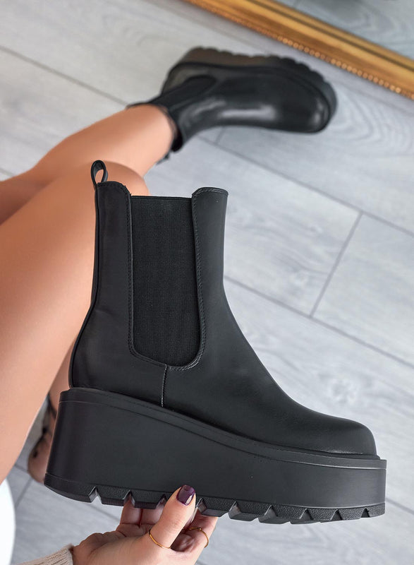 OSCAR - Black Alexoo ankle boots with wedge and side elastic