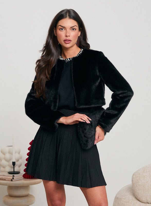 Chaqueta corta negra de piel sintética