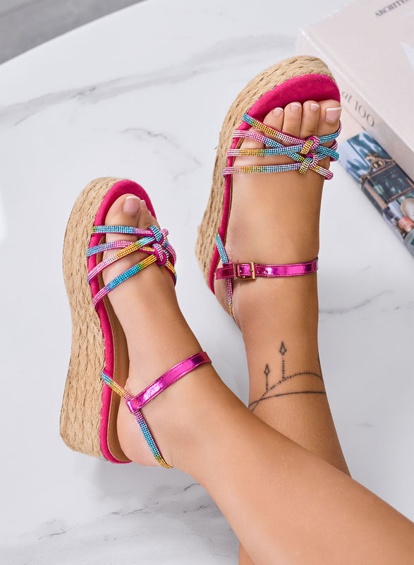 DULCE - Sandales espadrilles fuchsia avec brides ornées de bijoux