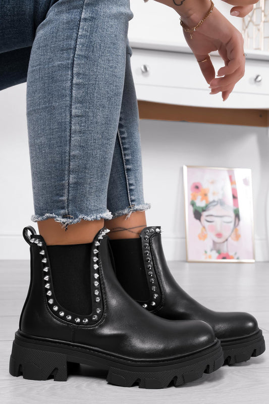 IGGY - Black ankle boots with sidespring and studs