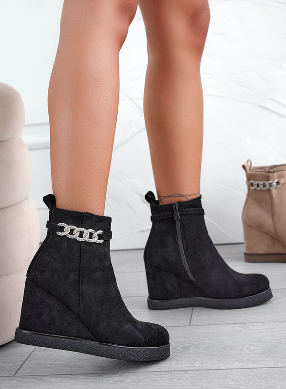 FABRIZIA - Black ankle boots with wedge and jewel chain