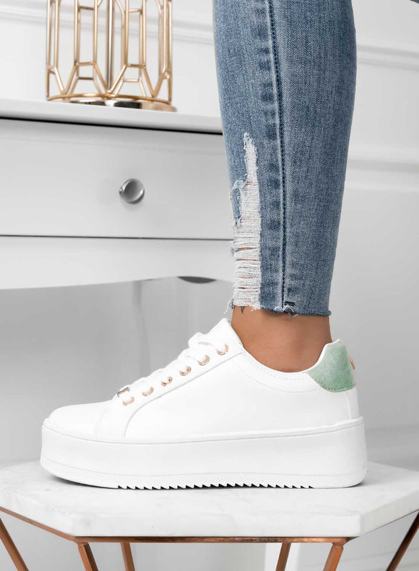 CARRY - White sneakers with gold trim and green back