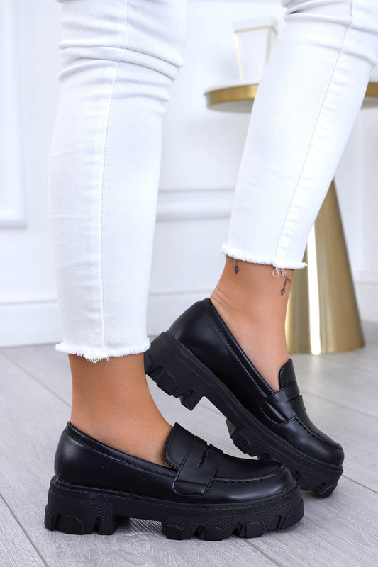 JONES - Black loafers with lug sole
