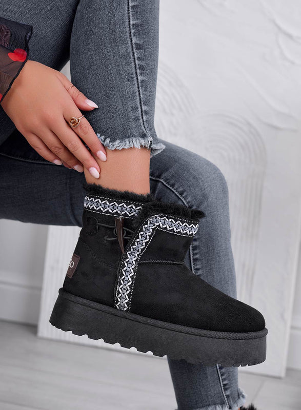 PINA - Bottines noires rembourrées avec bord brodé
