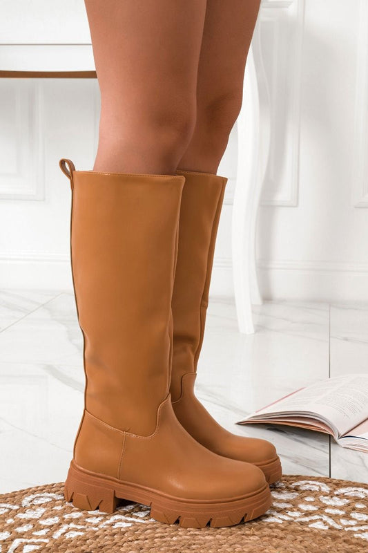 FIONA - Brown boots with chunky sole