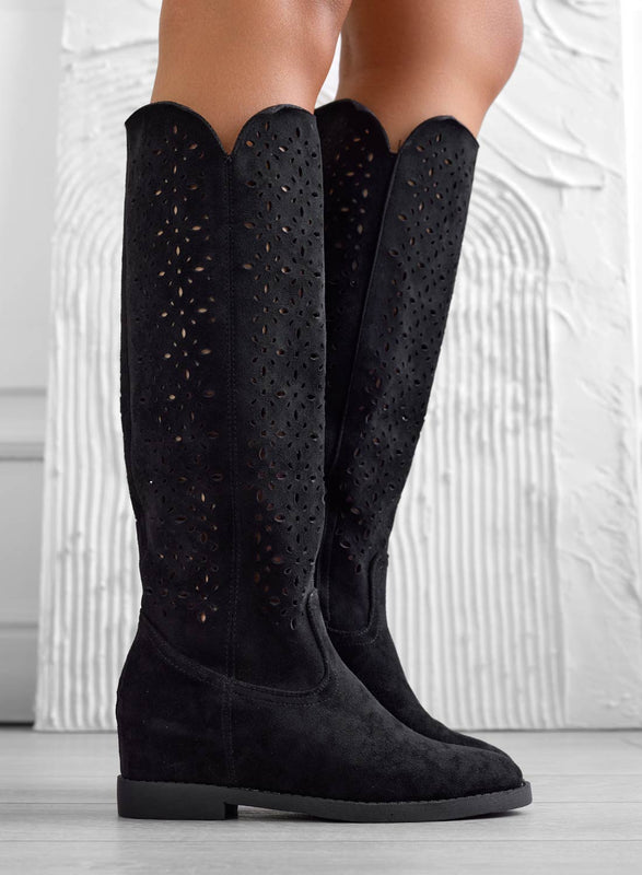 KYLA - Perforated black boots with internal wedge